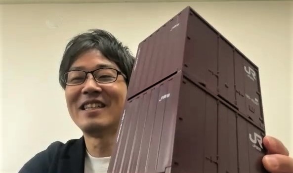 柳本氏と『JR貨物コンテナ弁当』